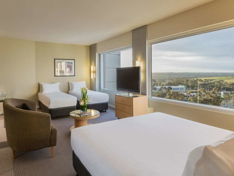 PARKROYAL Melbourne Airport - Tourism Gold Coast 3