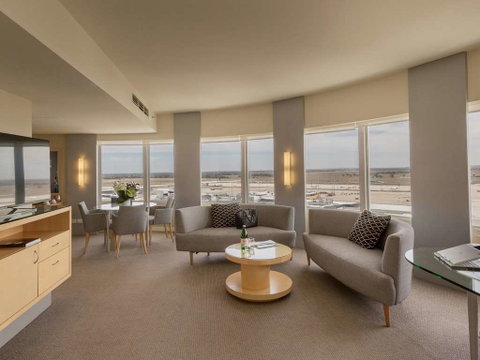 PARKROYAL Melbourne Airport - Tourism Gold Coast 13
