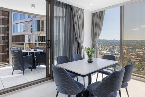 Meriton Suites George St - Tourism Gold Coast 2