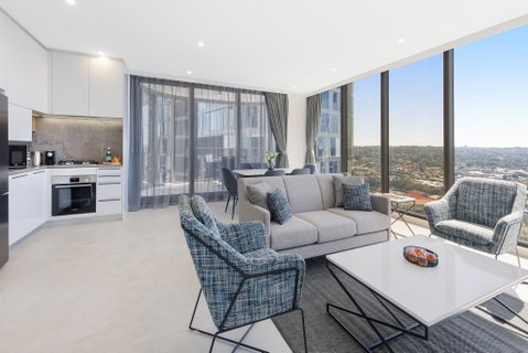 Meriton Suites George St - Tourism Gold Coast 3