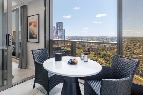 Meriton Suites George St - Tourism Gold Coast 5