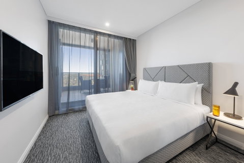 Meriton Suites George St - Tourism Gold Coast 7