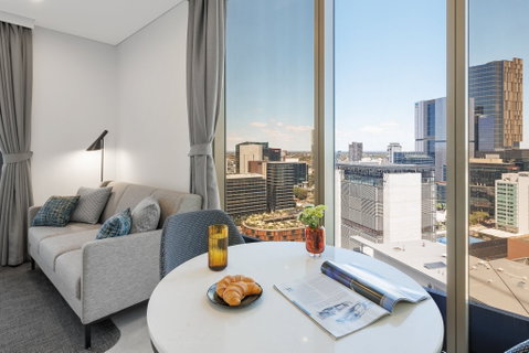 Meriton Suites George St - Tourism Gold Coast 9