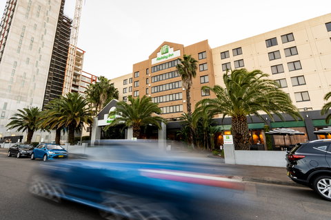 Holiday Inn Parramatta - Tourism Gold Coast 1