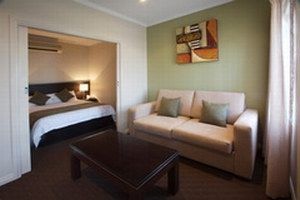 Frome Apartments - Tourism Gold Coast 4