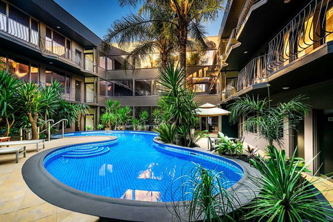 Best Western Plus Travel Inn Hotel - Gold Coast 9