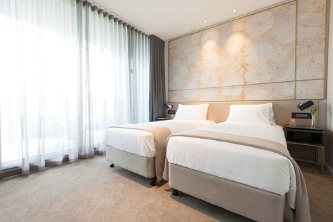 Skye Suites Green Square - Gold Coast 6