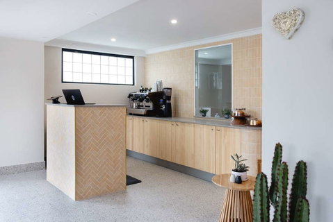 Hotel Hacienda - Tourism Gold Coast 1