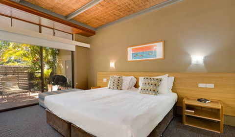 Nautilus Beachfront Villas & Spa - Tourism Gold Coast 1