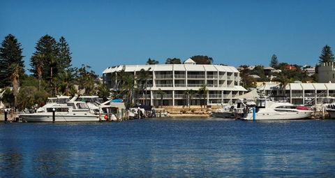 Pier 21 Apartment Hotel - Tourism Gold Coast 0