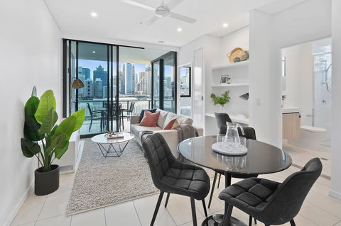 Arise On Hope Street - Tourism Gold Coast 2