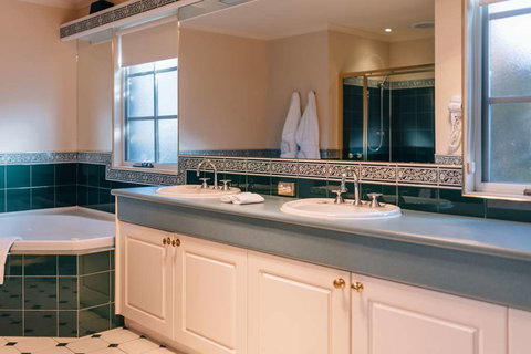 Country Club Villas - Tourism Gold Coast 2