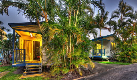 Alex Beach Cabins & Tourist Park - Tourism Gold Coast 0