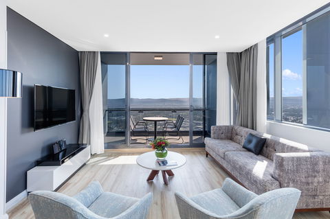 Meriton Suites Southport - Gold Coast 1
