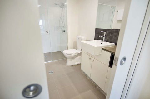 Curtis Central Apartments - Tourism Gold Coast 2