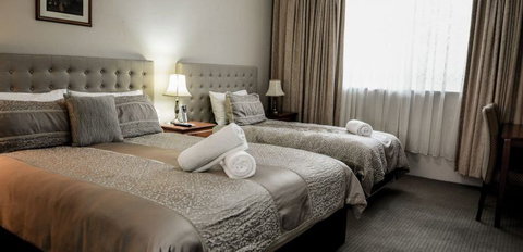 Cotswold Gardens - Tourism Gold Coast 2