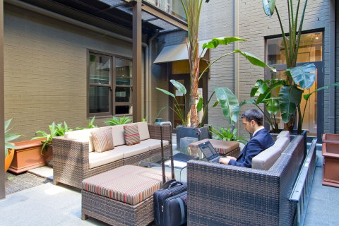 The Vulcan Hotel - Tourism Gold Coast 3