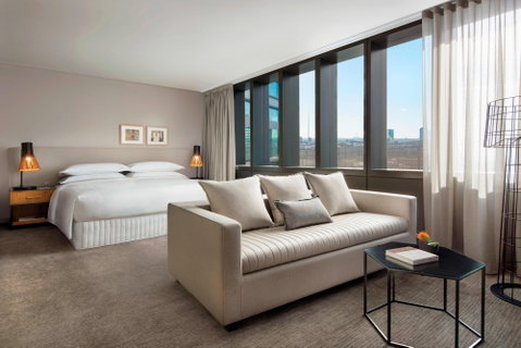 Four Points by Sheraton, Central Park - Tourism Gold Coast 14
