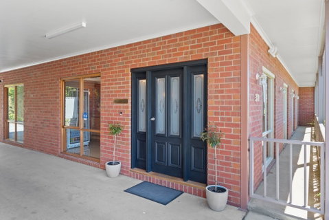 Burke & Wills Motor Inn - Tourism Gold Coast 2