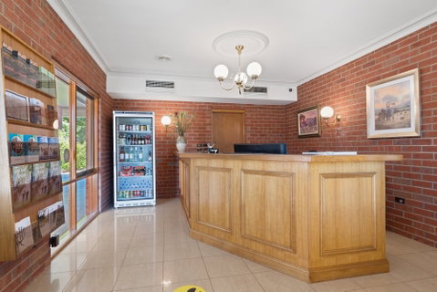 Burke & Wills Motor Inn - Tourism Gold Coast 5