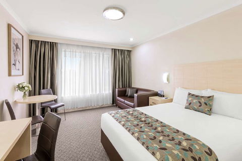 Best Western Plus Garden City Hotel - Tourism Gold Coast 3