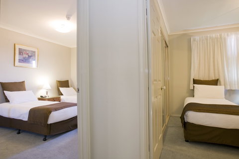 Pinnacle Apartments - Tourism Gold Coast 4