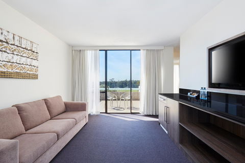 Holiday Inn Warwick Farm - Tourism Gold Coast 11