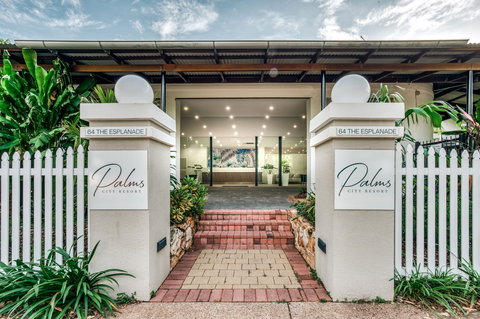 Palms City Resort - Tourism Gold Coast 6