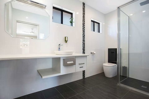 Comfort Inn May Park - Tourism Gold Coast 2