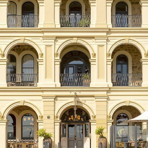 Largs Pier Hotel - Tourism Gold Coast 1