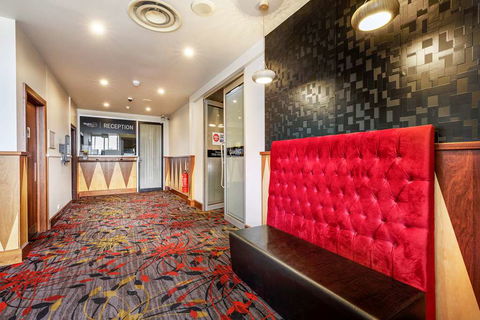 Nightcap At Findon Hotel - Tourism Gold Coast 2
