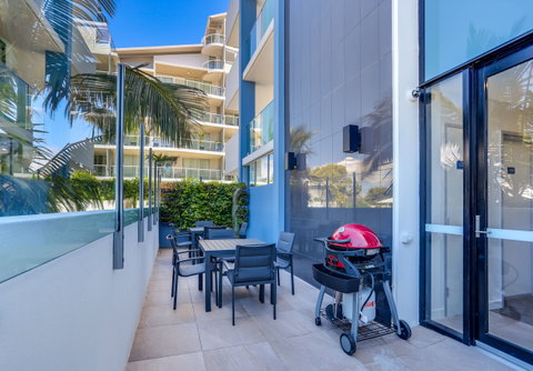 Direct Hotels - Sea Breeze - Tourism Gold Coast 0