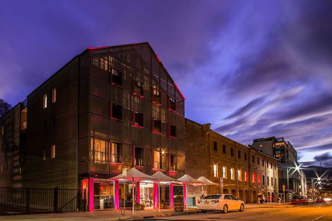 Salamanca Wharf Hotel - Tourism Gold Coast 1