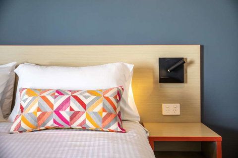 Monash Hotel - Tourism Gold Coast 6