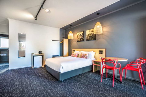 Monash Hotel - Tourism Gold Coast 14