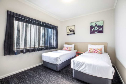 Monash Hotel - Tourism Gold Coast 16