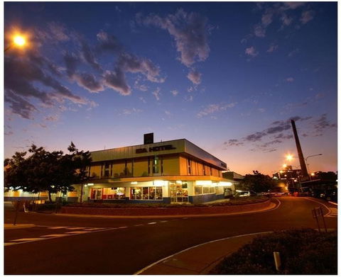 Isa Hotel - Tourism Gold Coast 0