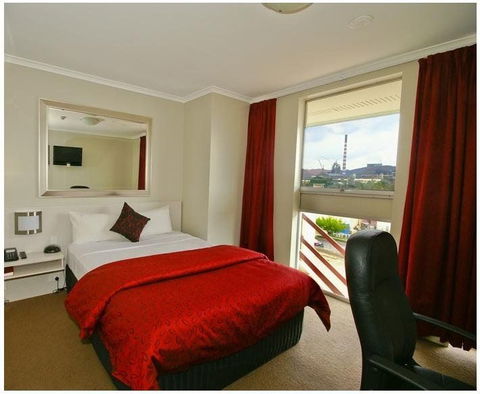 Isa Hotel - Tourism Gold Coast 2