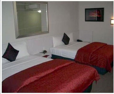 Isa Hotel - Tourism Gold Coast 5
