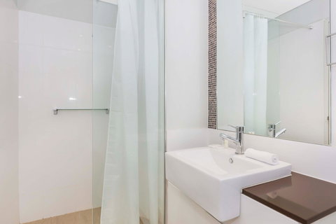 Astra Apartments Perth - Tourism Gold Coast 4