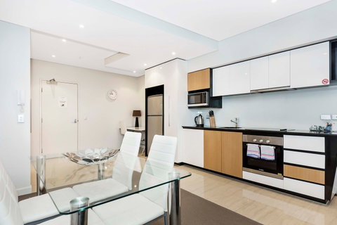 Astra Apartments Perth - Tourism Gold Coast 8