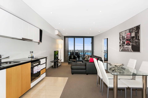 Astra Apartments Perth - Tourism Gold Coast 9