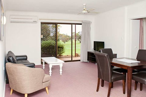 Comfort Inn & Suites Riverland - Tourism Gold Coast 4