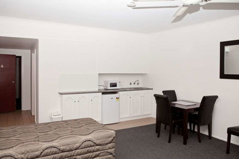 Comfort Inn & Suites Riverland - Tourism Gold Coast 6