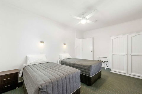 Comfort Inn & Suites Riverland - Tourism Gold Coast 8