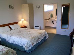 Wintersun Gardens Motel - Tourism Gold Coast 1