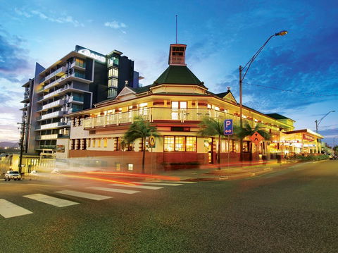 Oaks Grand Gladstone - Tourism Gold Coast 0