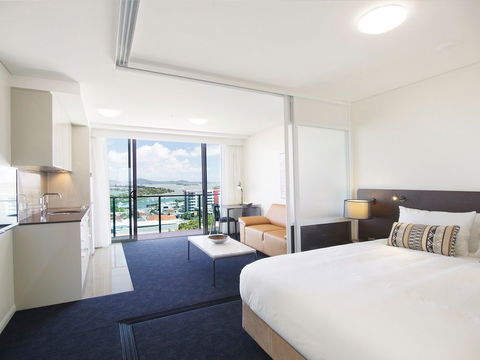 Oaks Grand Gladstone - Tourism Gold Coast 4