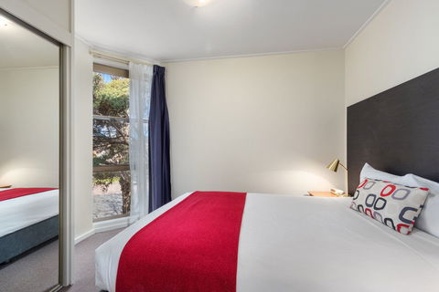 Knox International Hotel - Tourism Gold Coast 2