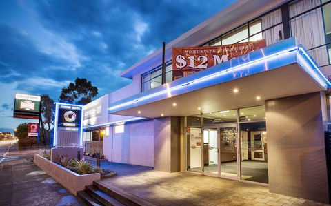 Nightcap At Carlyle Hotel - Tourism Gold Coast 0